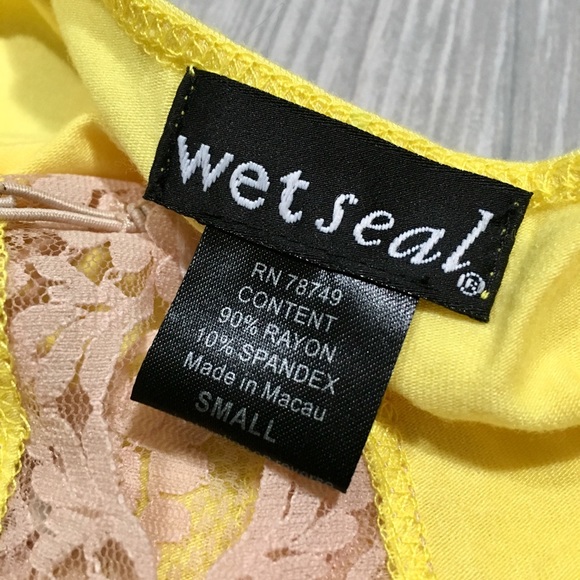 ***SOLD***Wet Seal Yellow Top w/ Beige Lace Trim - Picture 4 of 6